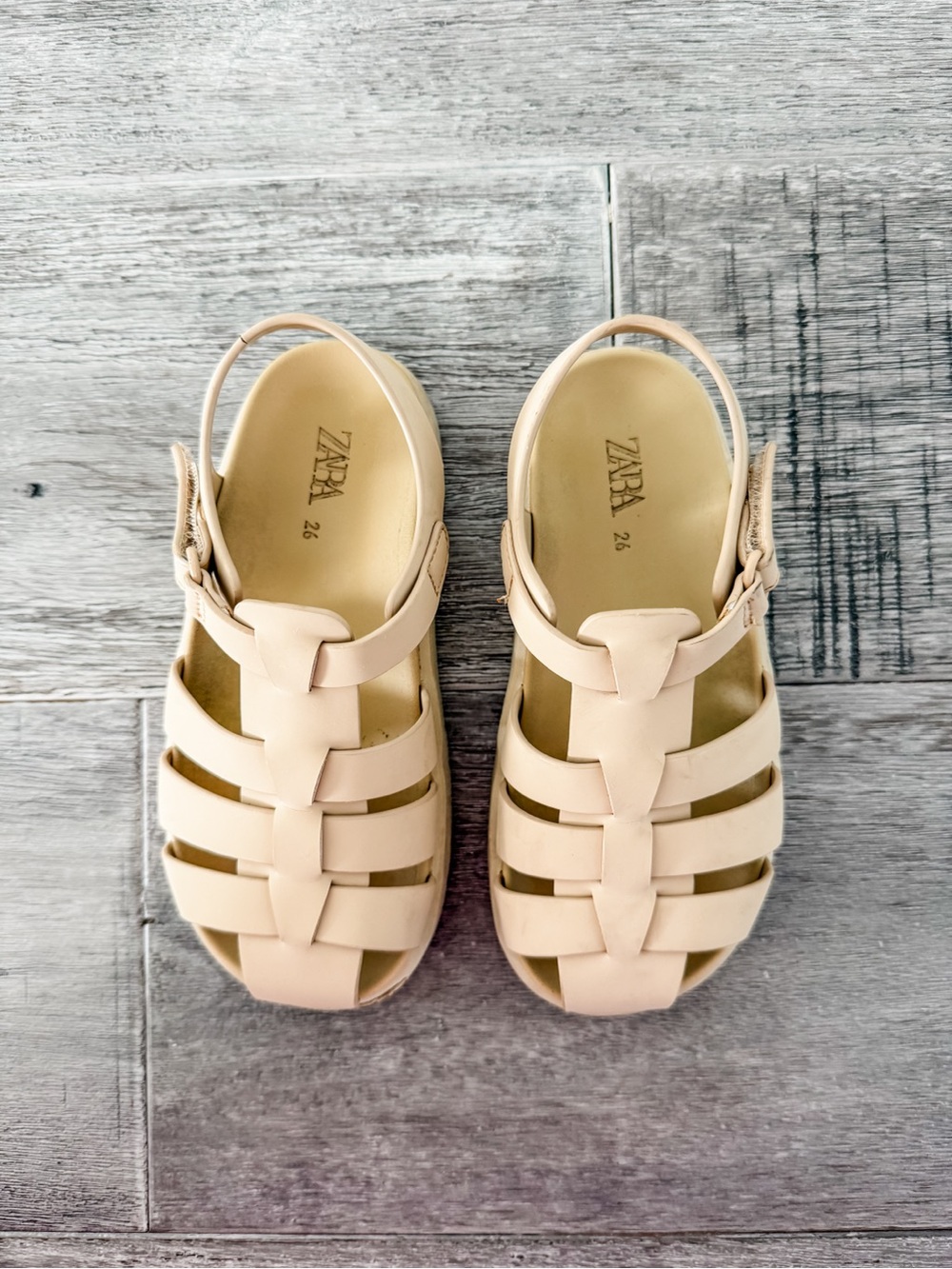 Zara rubberized caged sandals sandy brown size 26/ 9.5 US (6.4 inches)
